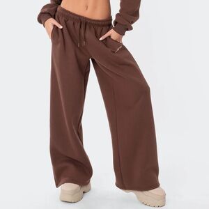 Edikted Brenna Low Rise Wide Leg Sweatpants size large